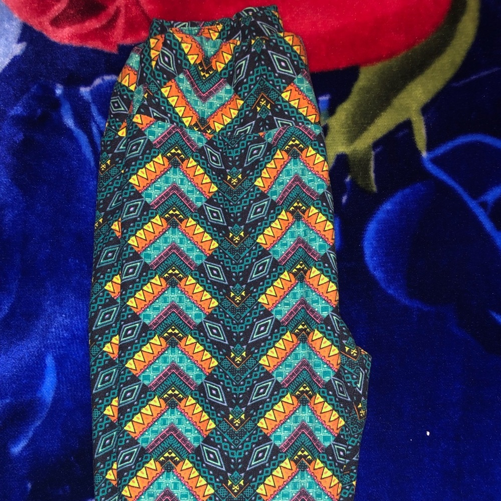 Os Aztec Lularoe leggings